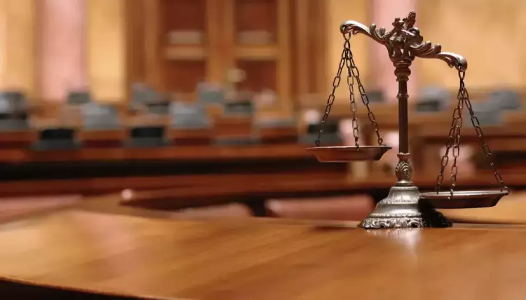 У Чернівцях судитимуть чоловіка за крадіжку велосипеда та зберігання зброї