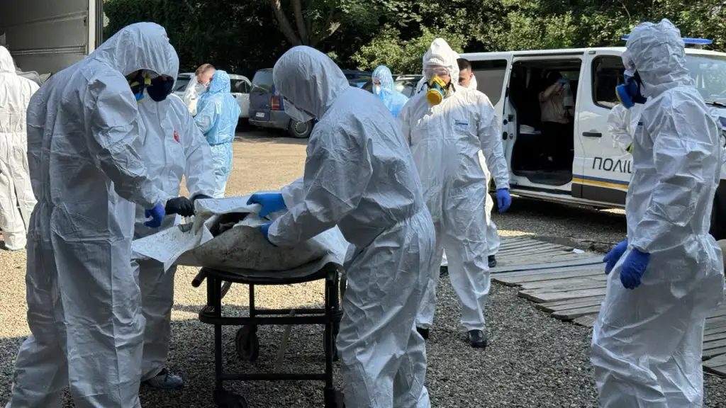 У Чернівцях під час розтину репатрійованих тіл медики знепритомніли: підозрюють отруйні речовини