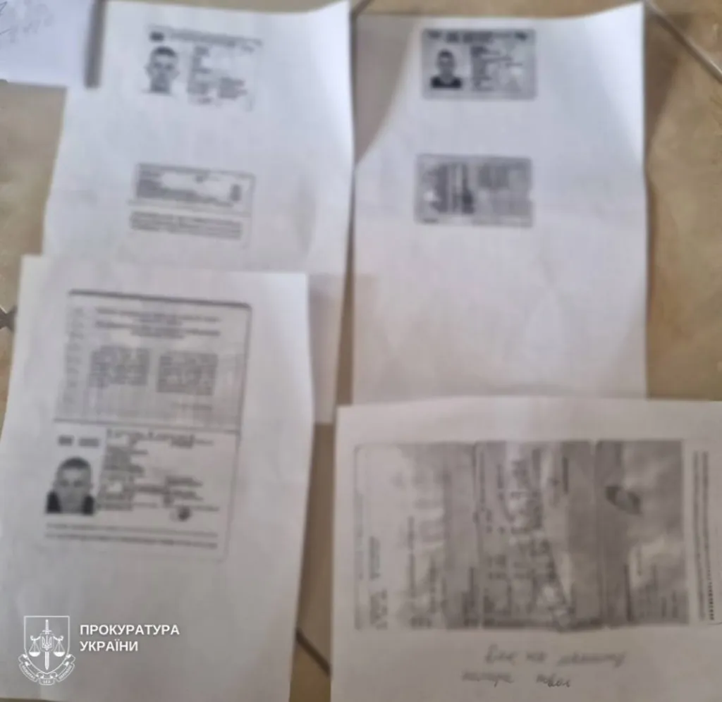 У Чернівцях викрили групу, що збувала фальшиві права та техпаспорти