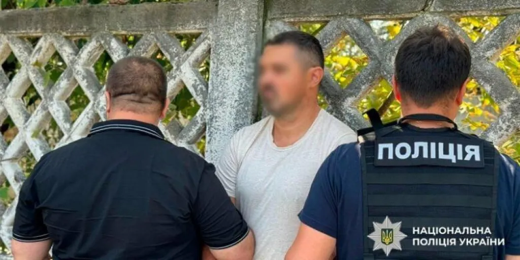 На Буковині ексчиновника податкової підозрюють у зловживанні та збитках бюджету