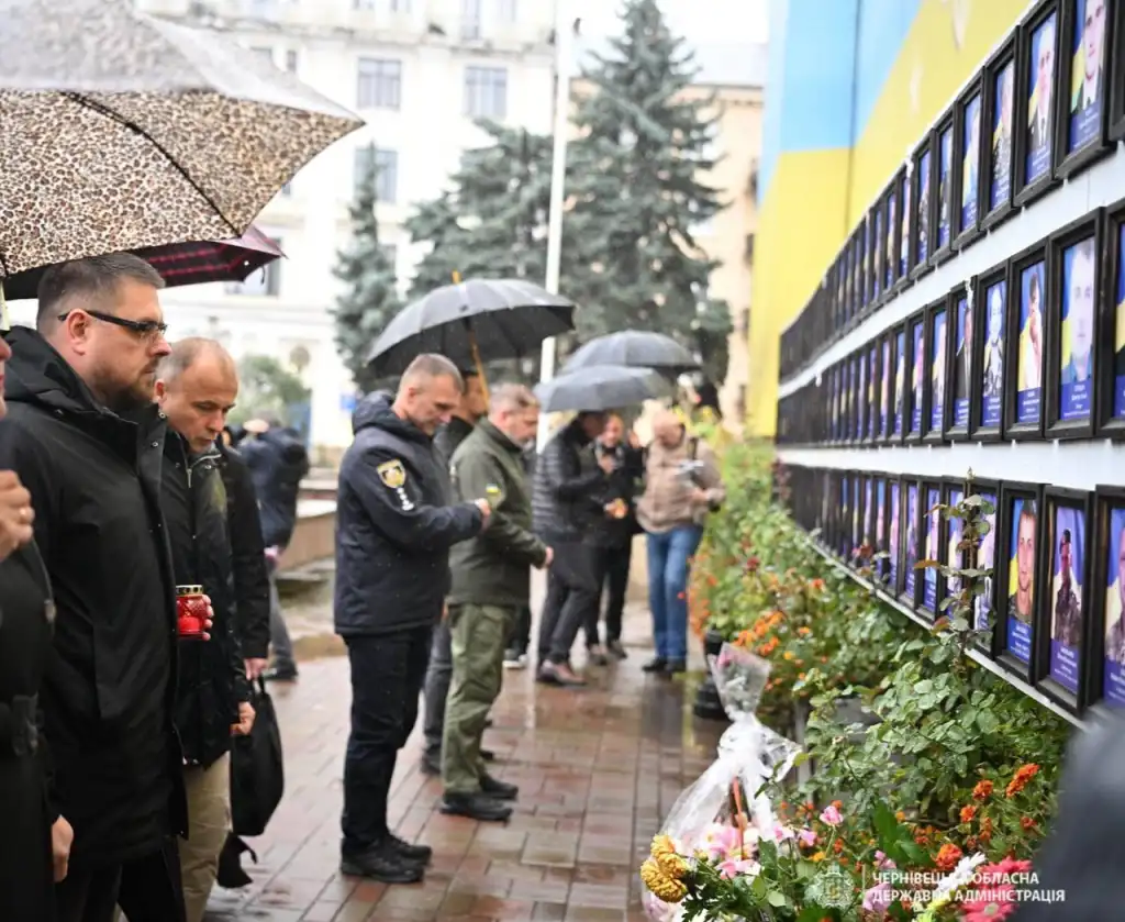 У Чернівцях відзначили День захисників і захисниць України та вшанували полеглих героїв