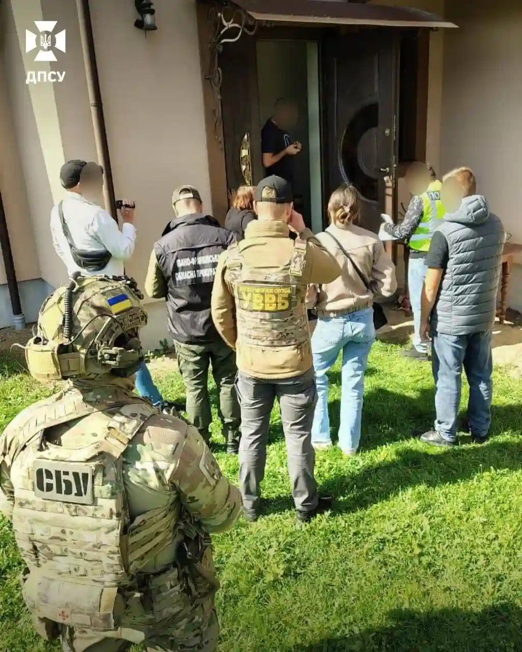 На Буковині затримали шістьох організаторів незаконного переправлення через кордон