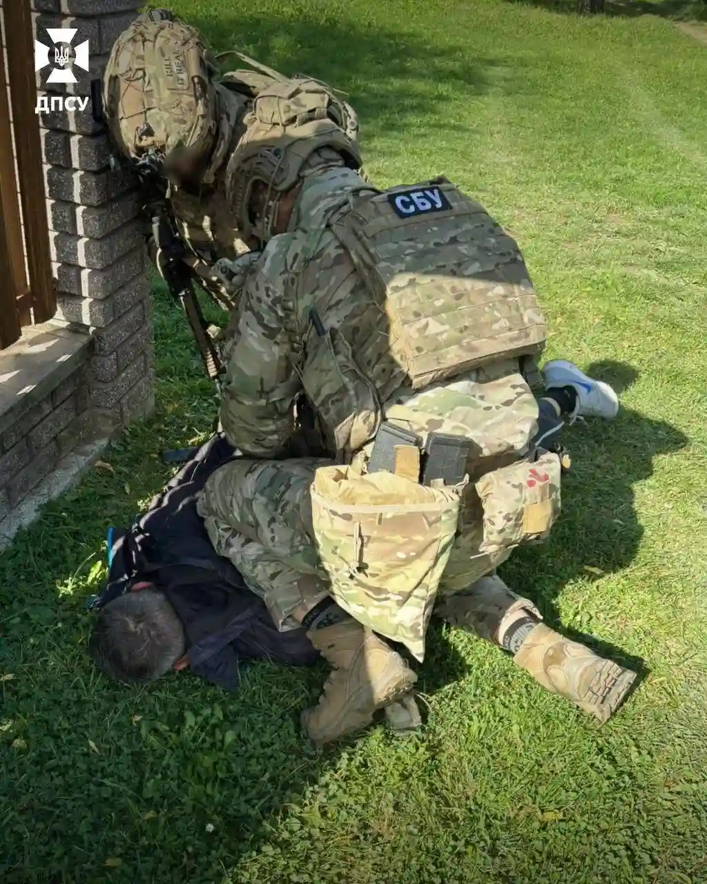 На Буковині затримали шістьох організаторів незаконного переправлення через кордон