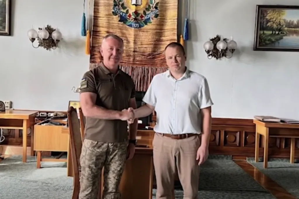 Університетська реліквія: у ЧНУ знайшли втрачений золотий ланцюг ректора