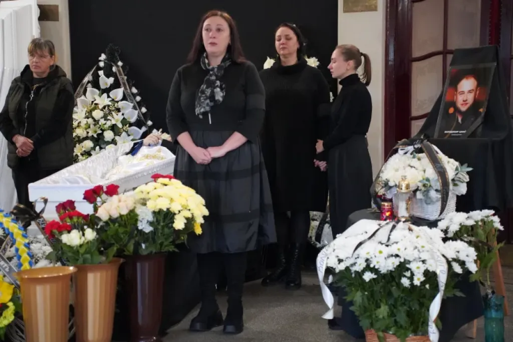 У Чернівцях попрощалися з диригентом Володимиром Шнайдером