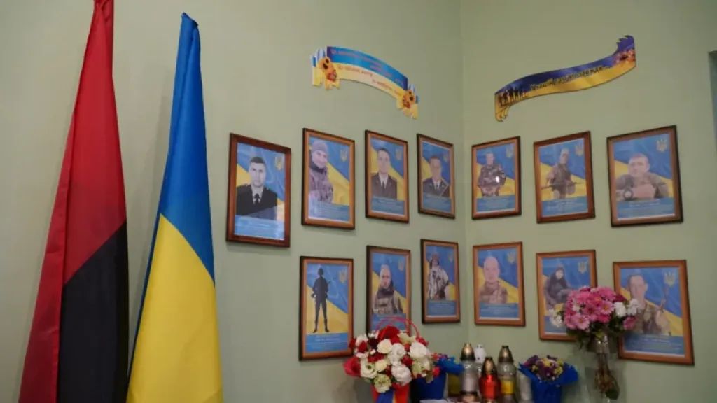 У Чернівецькому військово-спортивному ліцеї вже 14 загиблих на війні випускників
