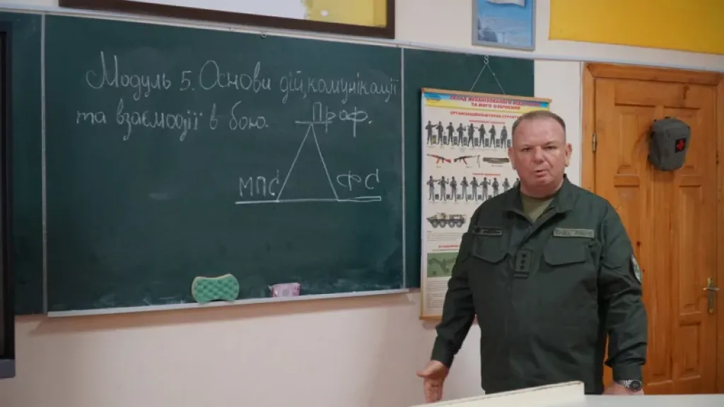 У Чернівецькому військово-спортивному ліцеї вже 14 загиблих на війні випускників