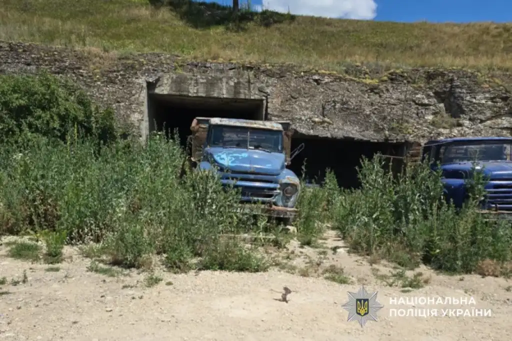 На Буковині судитимуть групу чоловіків, які незаконно видобули вапняку на 5 мільйонів гривень