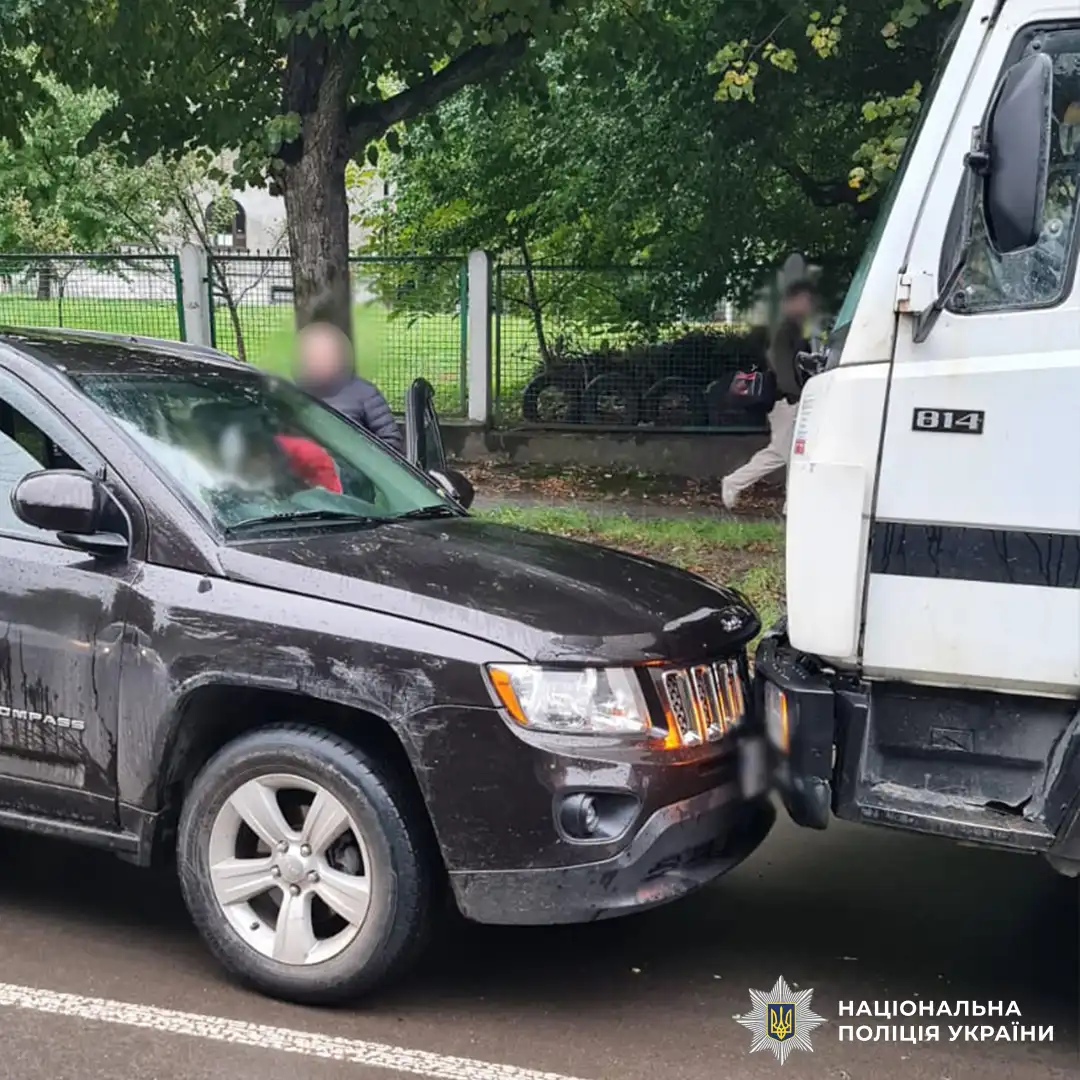 У Чернівцях водійка Jeep спричинила потрійну аварію через раптове погіршення самопочуття
