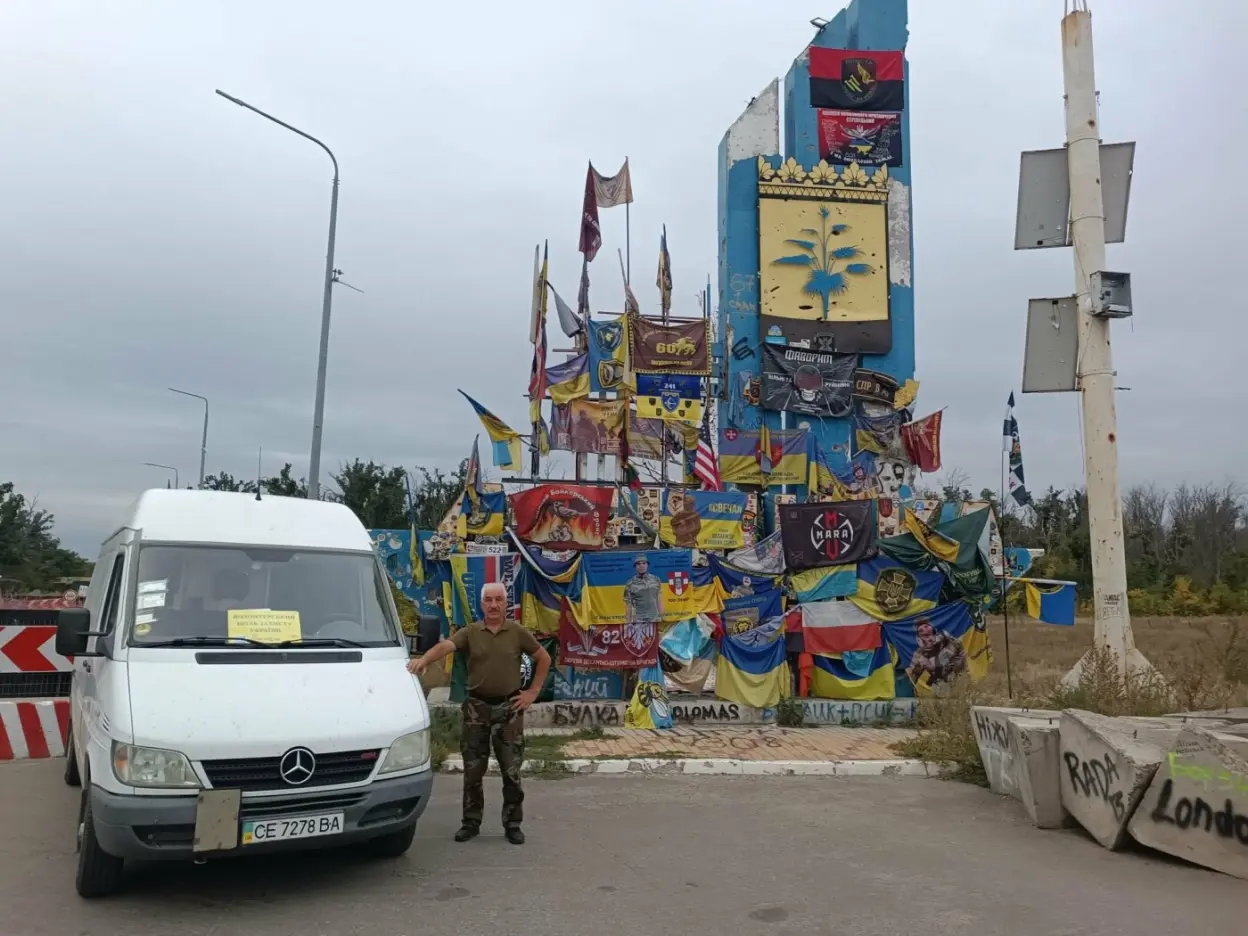 Волонтер із Буковини доправив захисникам рятівний вантаж на п’ять напрямків фронту