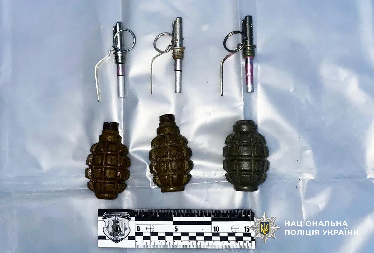 На Буковині судитимуть 21-річного чоловіка, який продавав гранати та зберігав тротил