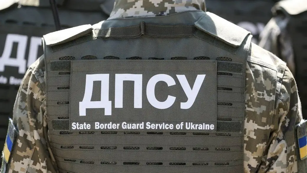 На Буковині затримали 17-річного хлопця, який переправляв чоловіків через кордон за 2300 доларів