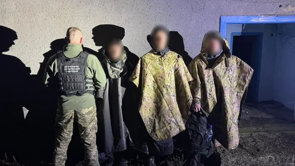 На Буковині затримали трьох чоловіків, які намагалися незаконно перетнути кордон з Румунією