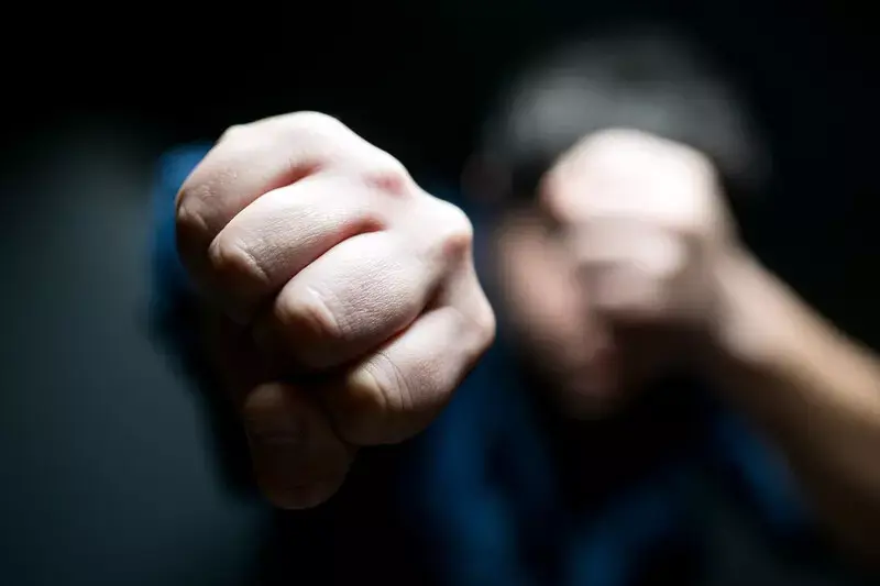 У Чернівцях молодика підозрюють у смертельному побитті та зберіганні зброї