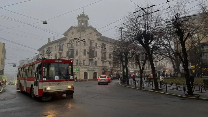 Хмарно з проясненнями та туманом: погода в Чернівцях та області 6 листопада
