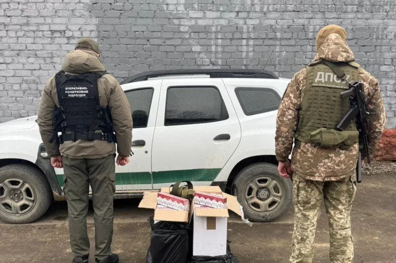 Двоє чоловіків намагалися контрабандно перевезти сигарети через кордон з Румунією