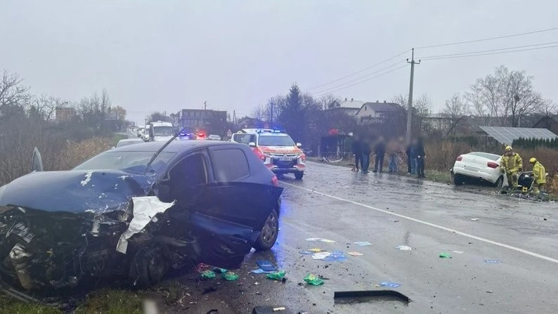 На Буковині у ДТП загинув літній водій, ще одного учасника аварії госпіталізували