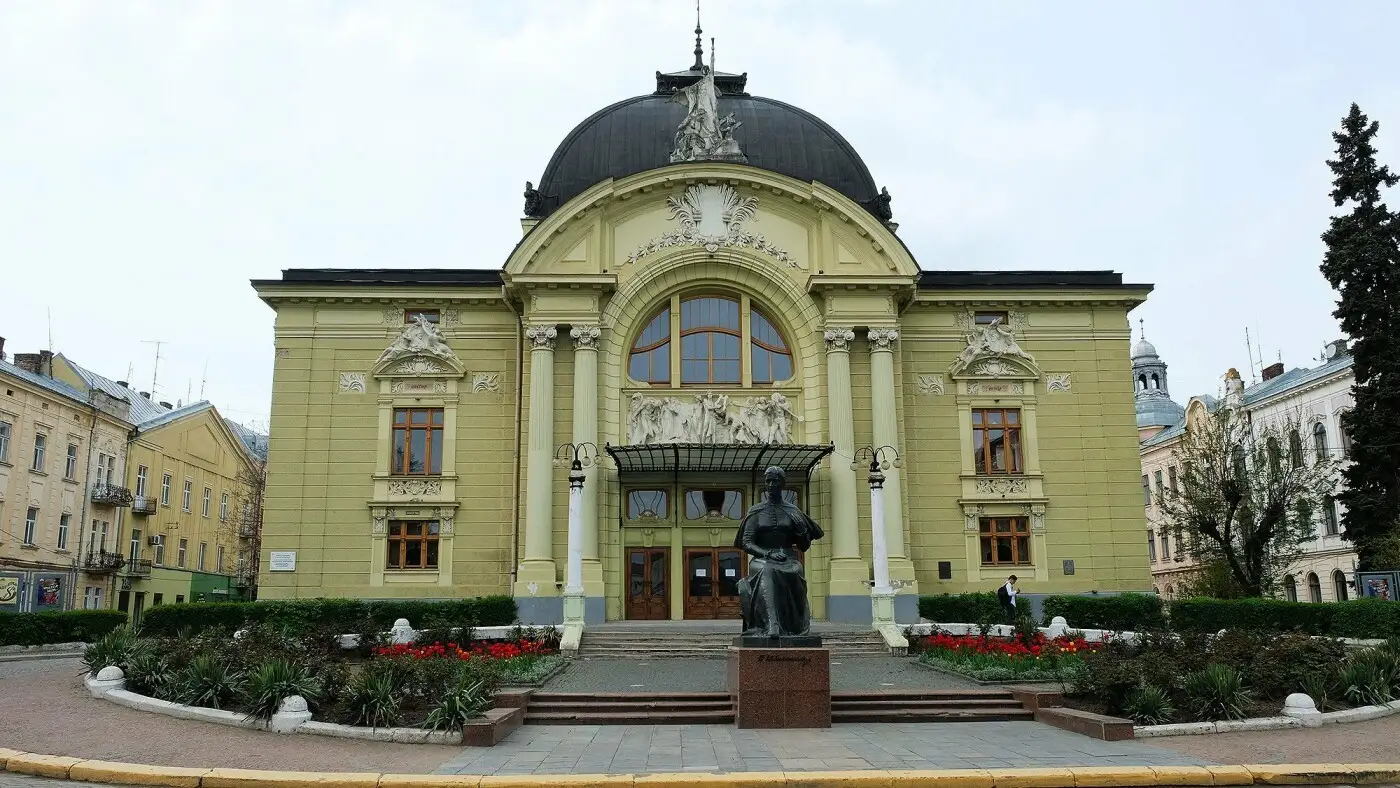 Архітектурні перлини Чернівців: п’ять знакових споруд, що варто включити до мандрівки