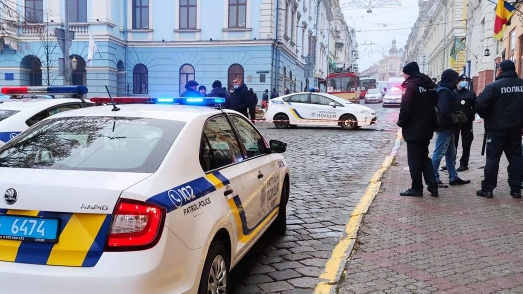 У Чернівецькій області з’ясовують обставини повідомлення про можливе мінування всіх шкіл