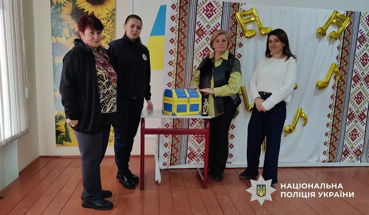 Буковинські школярі зібрали кошти на павербанки для спецпідрозділу через пісенний фестиваль