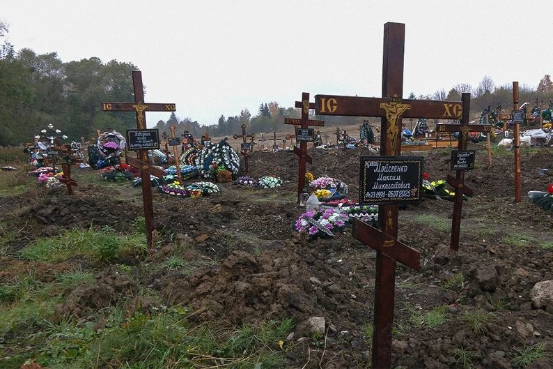 Як у Чернівцях дають останній спочинок тим, кого нікому проводжати