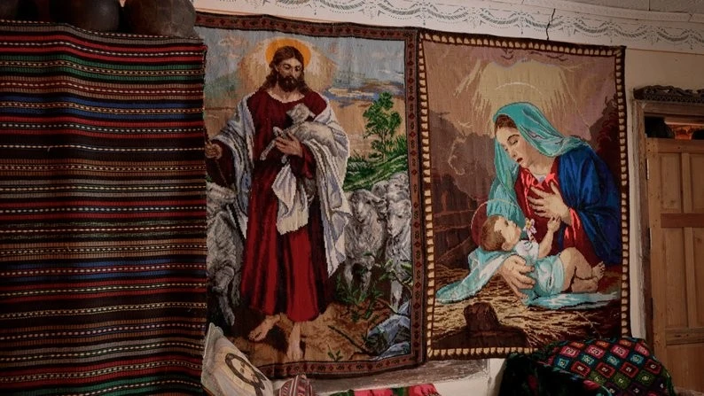 «Килими, що пам’ятають покоління»: історія буковинської родини, яка перетворила родинне ремесло на живий музей