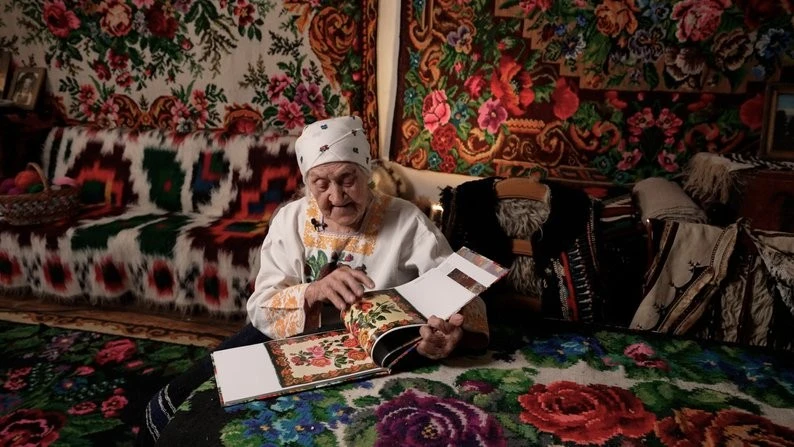 «Килими, що пам’ятають покоління»: історія буковинської родини, яка перетворила родинне ремесло на живий музей