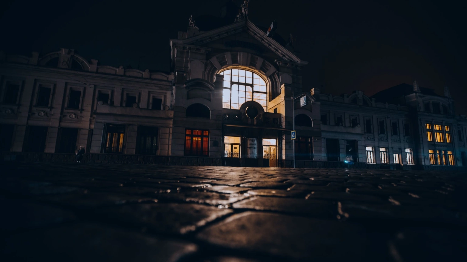 Енергетики попередили про планові вимкнення світла на Буковині 27 листопада