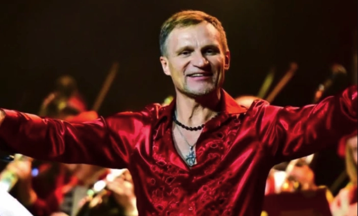 Олег Скрипка готує різдвяний вечір у Чернівцях: місто чекає на “Щедрик”