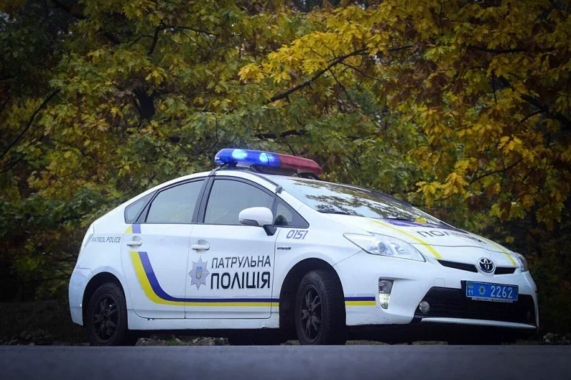 У Чернівцях на перехресті сталася ДТП за участі службового автомобіля