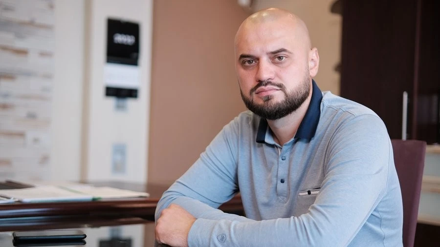 Колишній очільник Чернівецького тролейбусного управління, якому оголосили підозру, вирішив вступити до ЗСУ