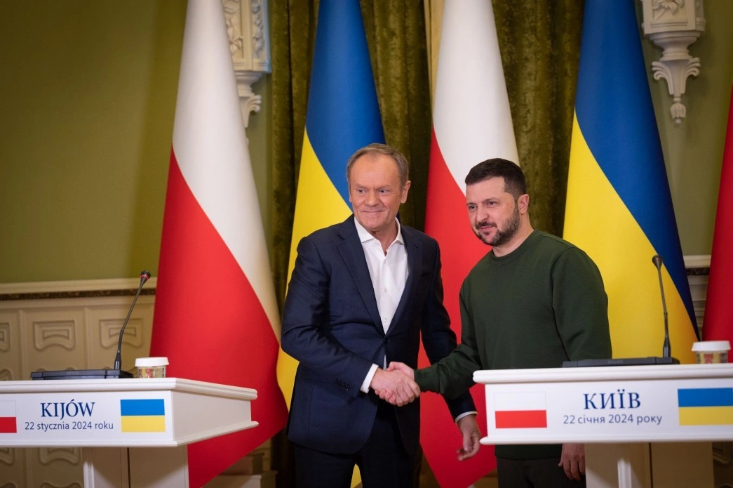 Зеленський і Туск обговорили фінансову допомогу та спільні проєкти для України