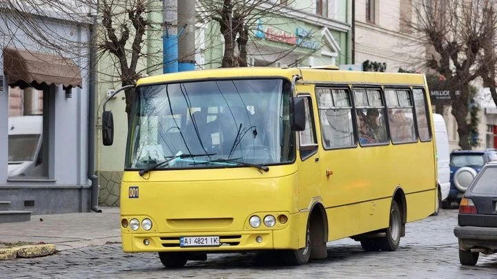 Чернівці: озвучка зупинок у тролейбусах і автобусах поки не для всіх