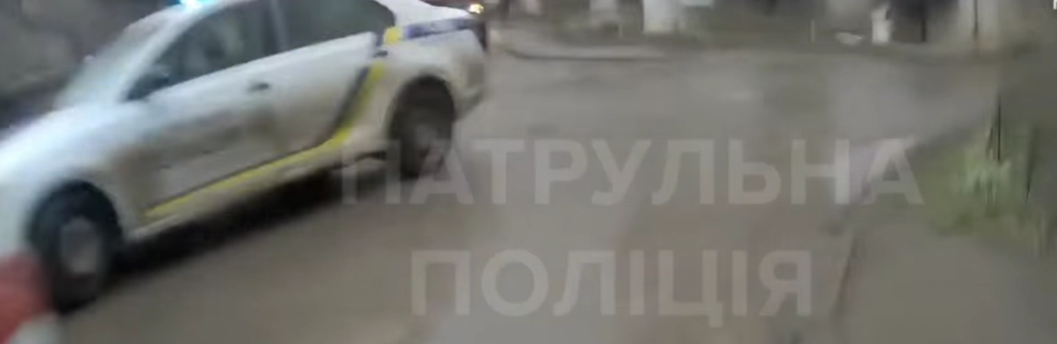 Трагічна пожежа на Скальда: патрульні і рятувальники евакуювали мешканців