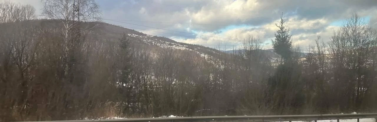 Зима посилює ризики: туристів на Буковині закликають утриматися від походів у гори