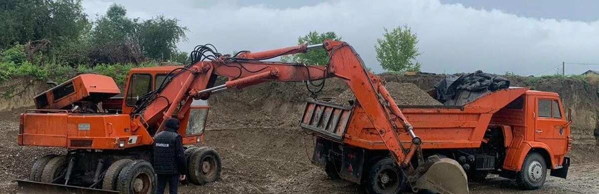 Нелегальний видобуток на приватних землях: на Буковині пенсіонера підозрюють у збитках на понад 15 мільйонів