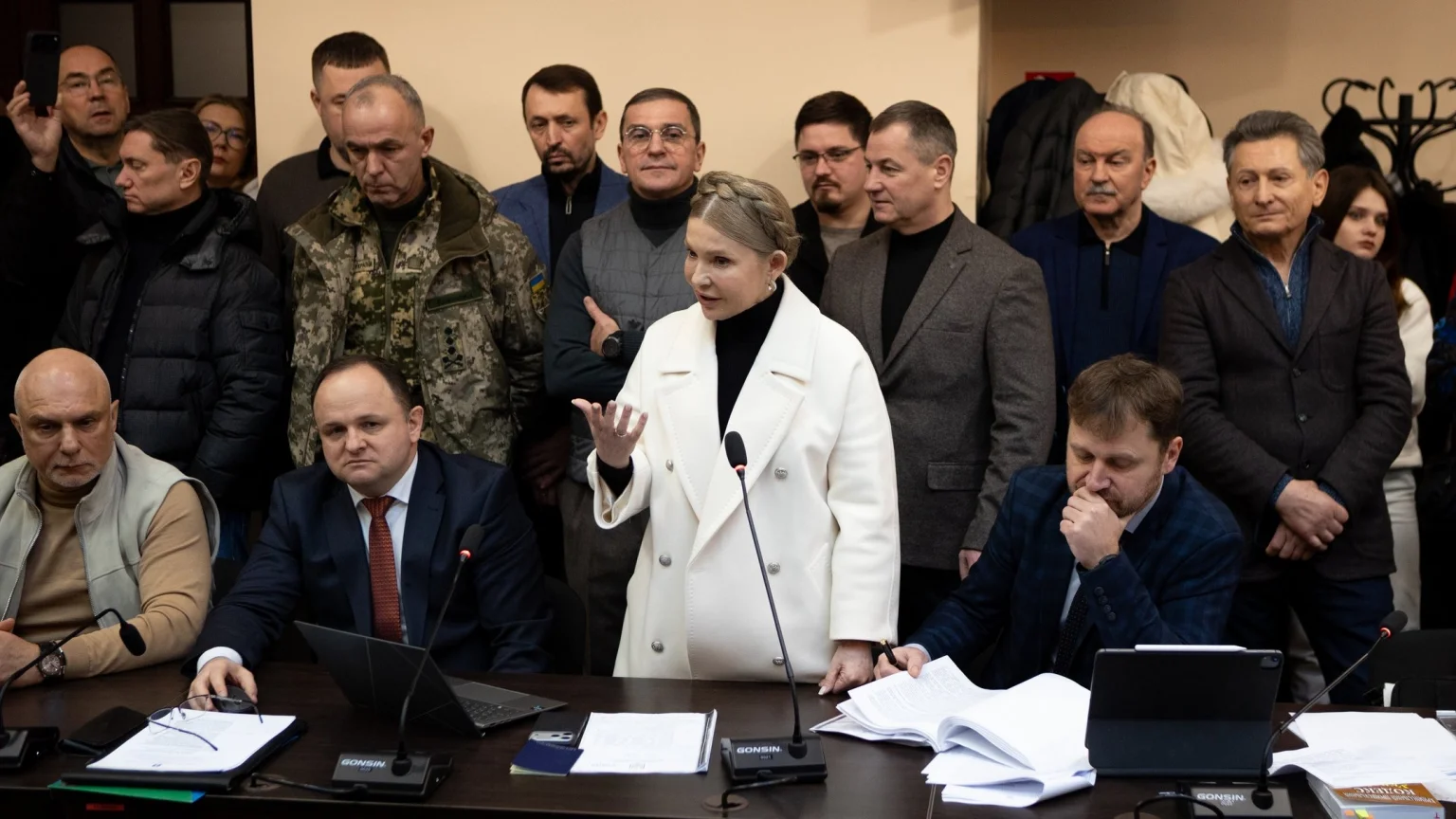 Судова дистанція: п’ятеро буковинських нардепів потрапили до переліку «заборонених контактів» Тимошенко