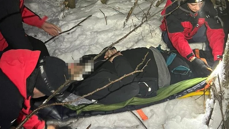 Нічний порятунок у Вижницьких горах: травмований турист ледь не став жертвою зимових Карпат