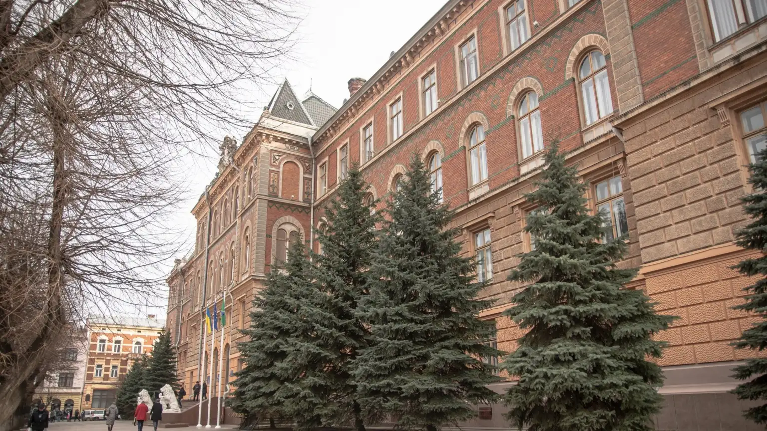 Кадрові ротації на Буковині: полковник ГУР може очолити оборонний напрямок в ОВА