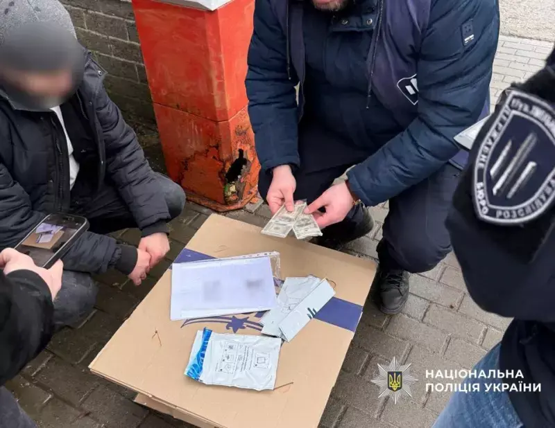 Торгівля «чистим» ім’ям: на Буковині викрили працівника ТЦК, який обіцяв зняти ухилянтів із розшуку