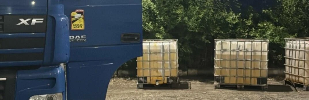 На Буковині ліквідували підпільний нафтозавод: мільйонні обороти та заправка у мікроавтобусі