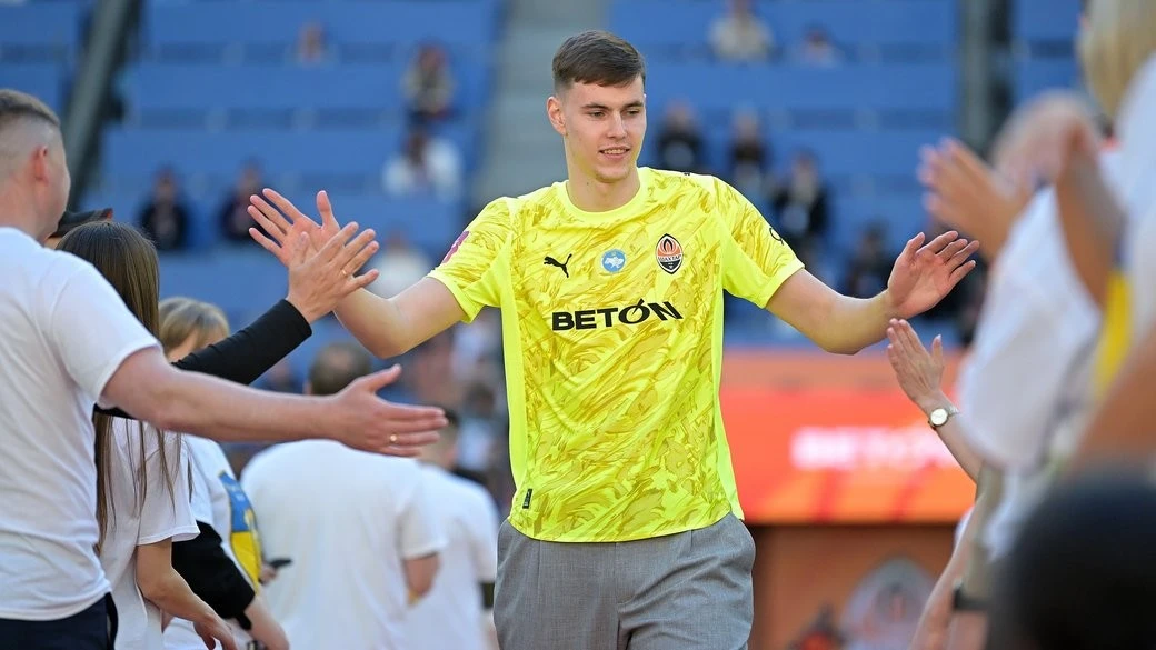 Чернівчанин Твардовський вдруге піднімає чемпіонський титул із «Шахтарем» після розгромної перемоги