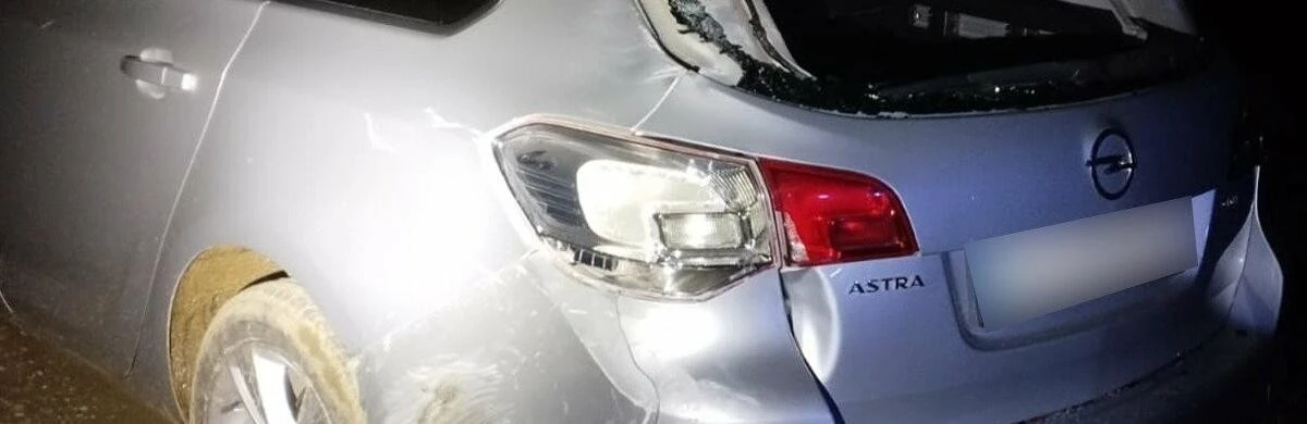 На Буковині п’яний мотоцикліст після зіткнення з Opel опинився в лікарні