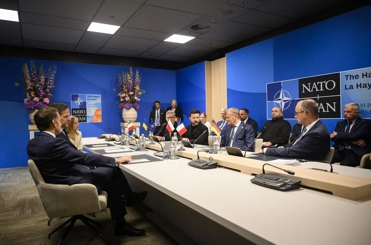 П’ять країн НАТО заблокували ідею обов’язкової військової допомоги Україні у форматі відсотка ВВП