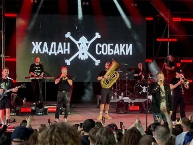 Музика з передової: як «Жадан і Собаки» об’єднують країну