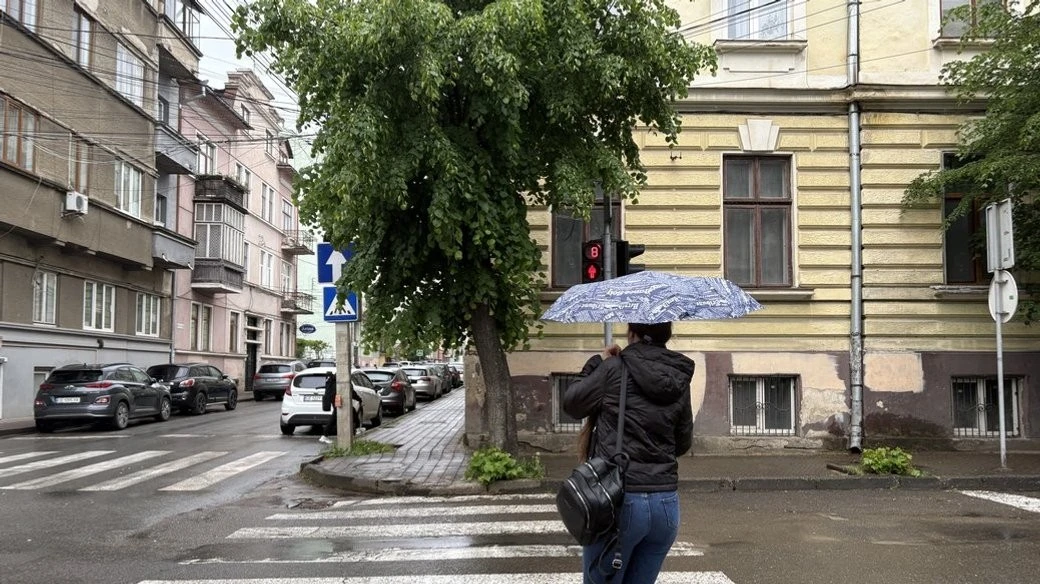 Чернівецьку область накриють грози та град: прогноз на 11 червня