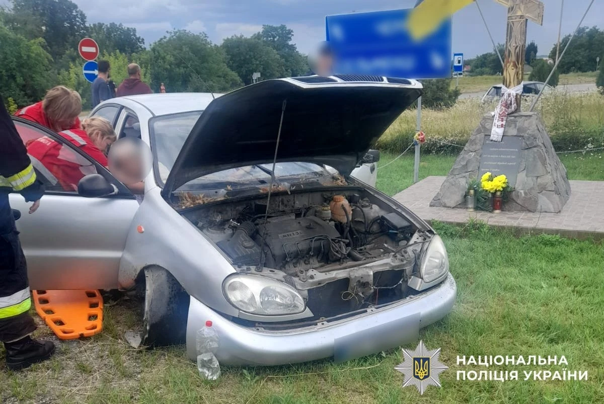 Трагічна п’ятниця на дорогах Буковини: перекинута вантажівка забрала життя чоловіка, ще четверо в лікарні